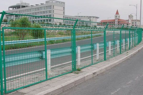 公路安全護欄網的價格構成與報價指南
